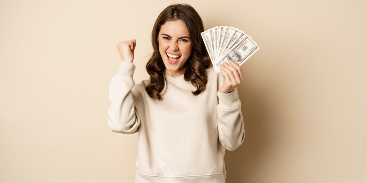 https://asesoresfinancieros.com.co/wp-content/uploads/2025/05/ganar-dinero-1280x640.jpg