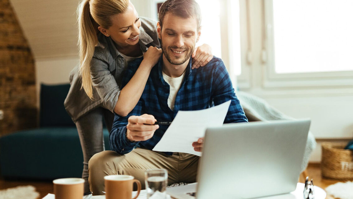 https://asesoresfinancieros.com.co/wp-content/uploads/2025/07/finanzas-en-pareja-1134x640.jpg