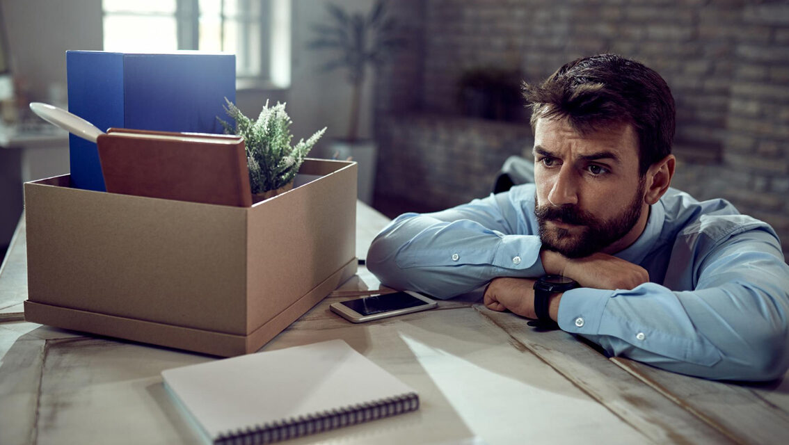https://asesoresfinancieros.com.co/wp-content/uploads/2025/07/sobrevivir-financieramente-sin-empleo-1134x640.jpg