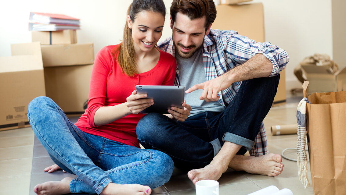 https://asesoresfinancieros.com.co/wp-content/uploads/2025/10/comprar-vivienda-1134x640.jpg