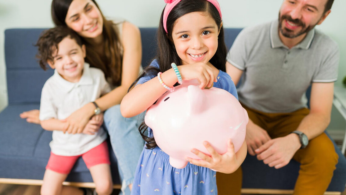https://asesoresfinancieros.com.co/wp-content/uploads/2025/10/educación-financiera-para-niños-1134x640.jpg