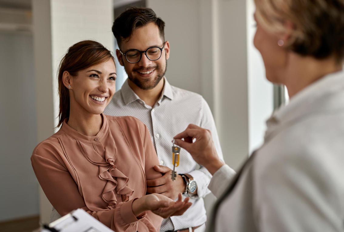 https://asesoresfinancieros.com.co/wp-content/uploads/2026/03/comprar-vivienda-en-Colombia.jpg